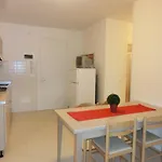 Apartman Lovely Flat Close To The Beach-beahost
