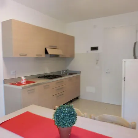 Daire Lovely Flat Close To The Beach-beahost *