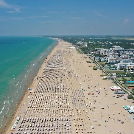 Lovely Flat Close To The Beach-beahost *