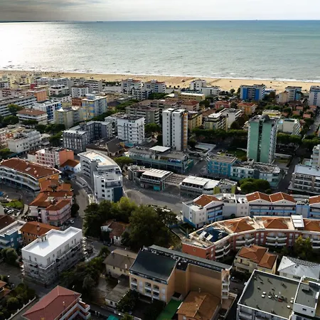 Apartment Lovely Flat Close To The Beach-beahost *