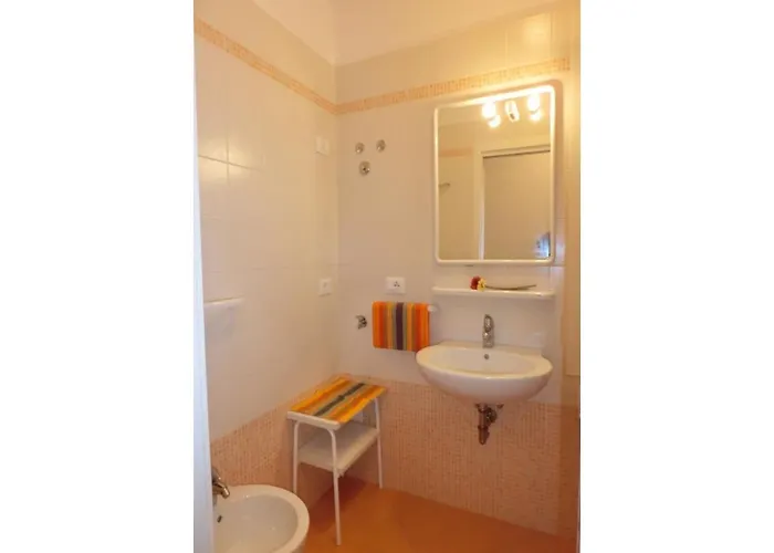 Lägenhet Lovely Flat Close To The Beach-beahost